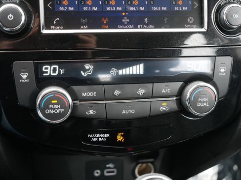 Used 2019 Nissan Rogue Sport SL AWD/4WD image 23