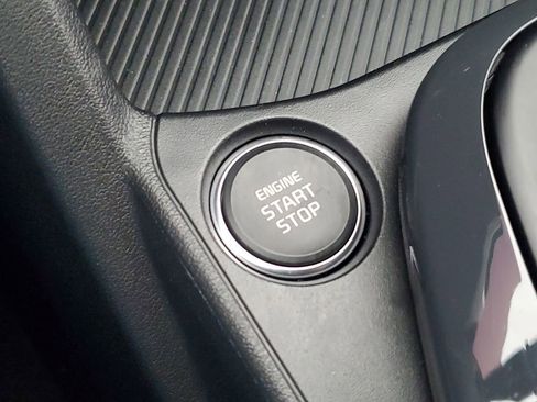 Used 2025 Kia K4 EX image 18