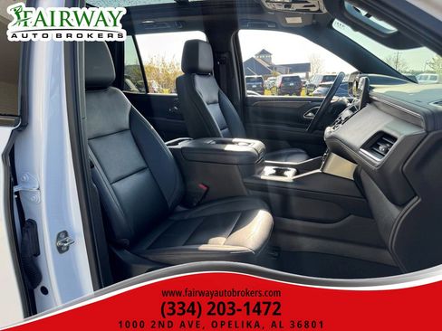 Used 2022 Chevrolet Tahoe Z71 w/ Luxury Package AWD/4WD image 15