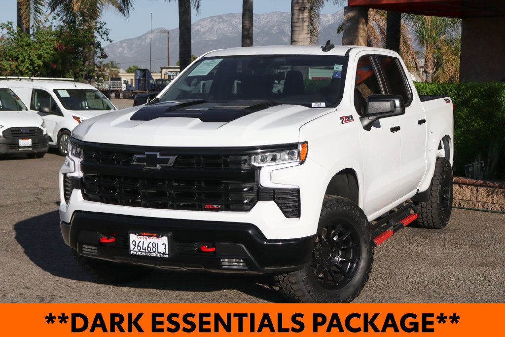 Used 2022 Chevrolet Silverado 1500 LT Trail Boss w/ LPO, Dark Essentials Package AWD/4WD image 4
