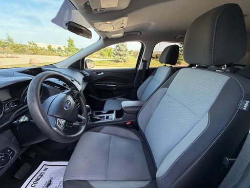 Used 2017 Ford Escape SE w/ SE Cold Weather Package AWD/4WD image 14