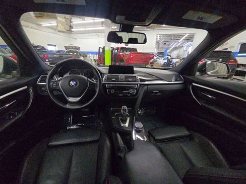 Used 2017 BMW 330i xDrive Sedan AWD/4WD image 29