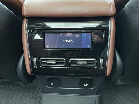 Used 2025 Lincoln Aviator Reserve w/ Equipment Group 201A image 18