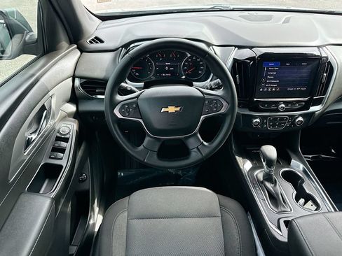 Used 2023 Chevrolet Traverse LT FWD image 21