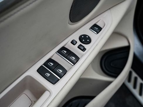 Used 2016 BMW X5 xDrive40e image 10