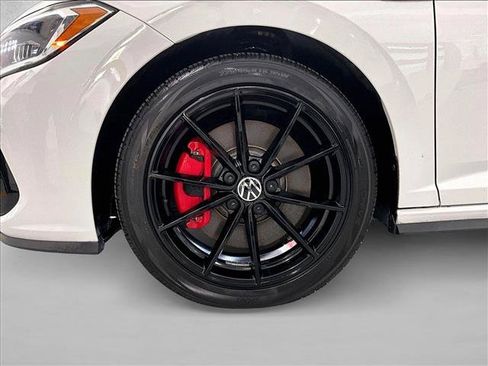 Used 2024 Volkswagen Jetta GLI 40th Anniversary Edition FWD image 10