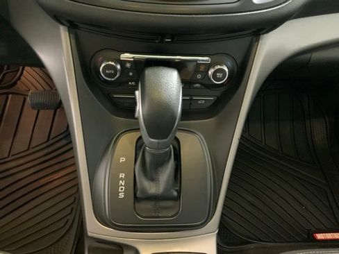 Used 2015 Ford Escape SE w/ Equipment Group 201A FWD image 19
