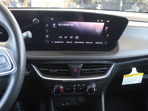 Used 2024 Buick Encore GX Preferred FWD image 11