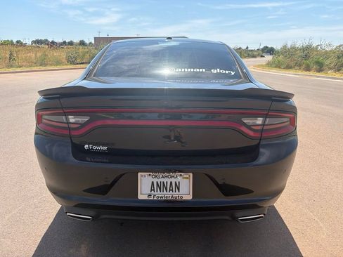 Used 2022 Dodge Charger SXT w/ Blacktop Package RWD image 9