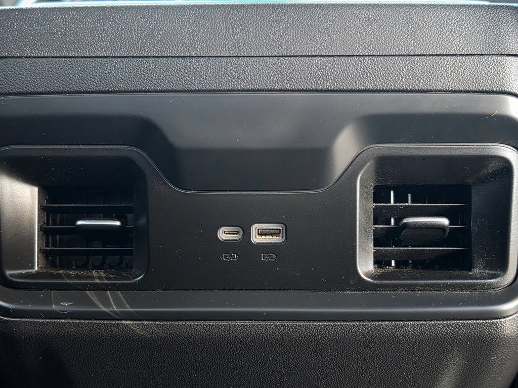 Used 2025 Chevrolet Silverado 1500 LT AWD/4WD image 64
