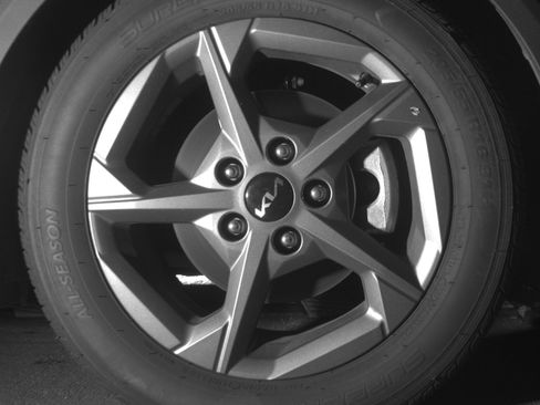 Used 2025 Kia K4 LXS image 13