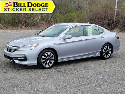 Used 2017 Honda Accord Touring image 1
