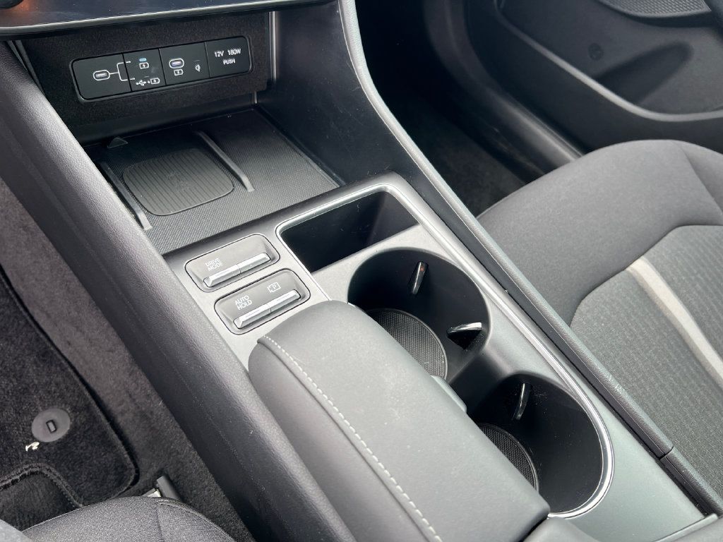Used 2025 Hyundai Sonata SEL FWD image 28