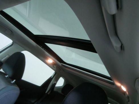 Used 2017 Nissan Rogue SV image 12