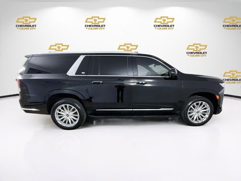 Used 2023 Cadillac Escalade ESV Premium Luxury RWD image 9