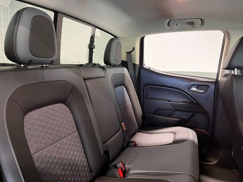 Used 2022 Chevrolet Colorado Z71 RWD image 13