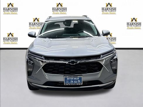 New 2026 Chevrolet Trax LT w/ Driver Confidence Package FWD image 2
