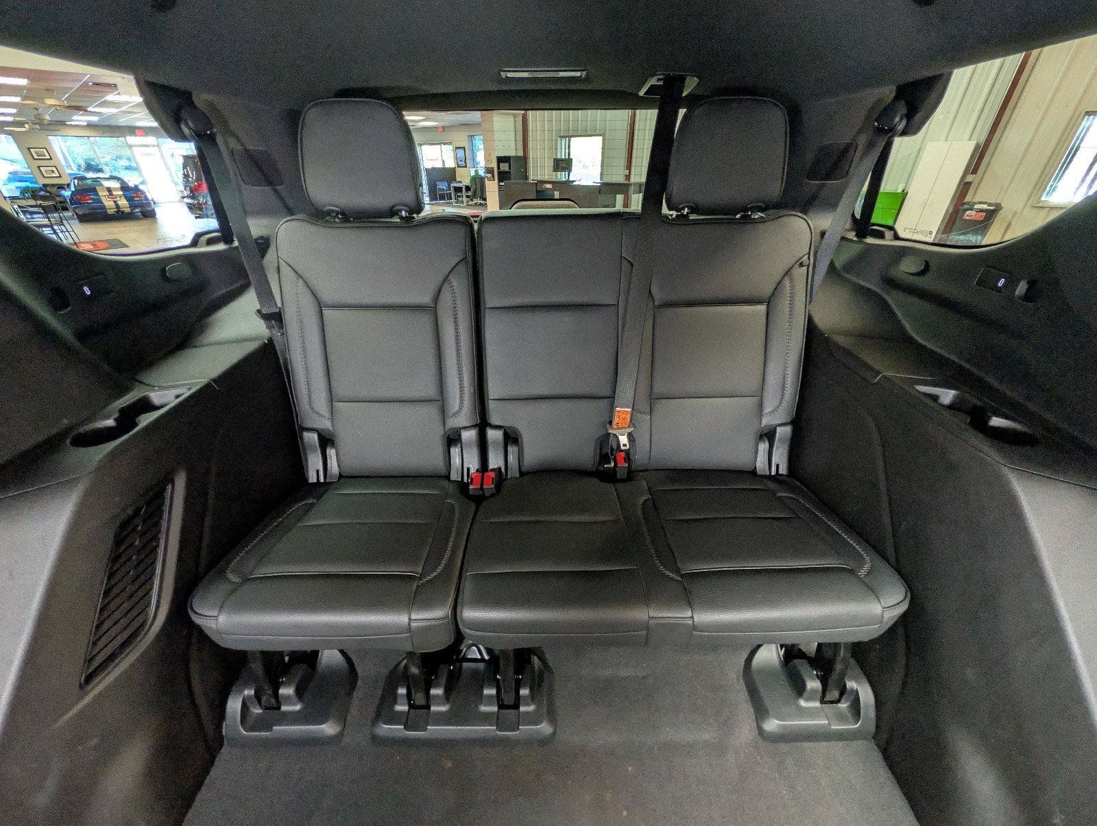 Used 2023 GMC Yukon Denali w/ Advanced Technology Package AWD/4WD image 46