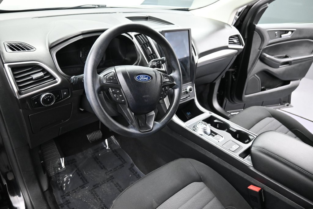 Used 2024 Ford Edge SE w/ Black Appearance Package AWD/4WD image 12