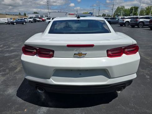 Used 2024 Chevrolet Camaro LT RWD image 4