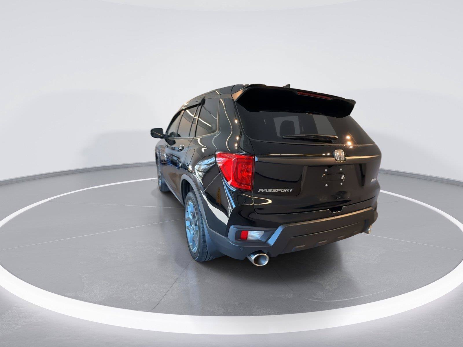 Used 2023 Honda Passport EX-L image 6