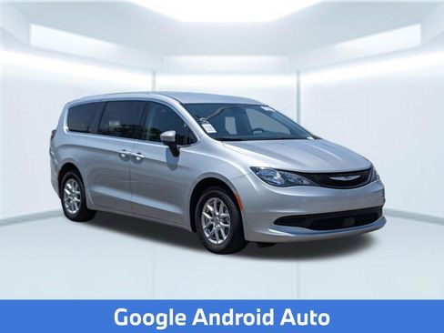 Used 2023 Chrysler Voyager LX FWD image 10