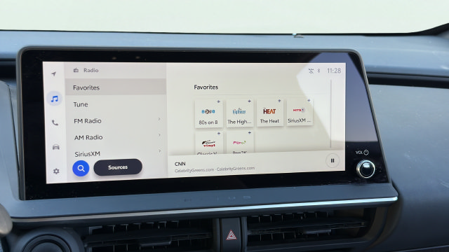 Used 2024 Toyota Prius XLE FWD image 20