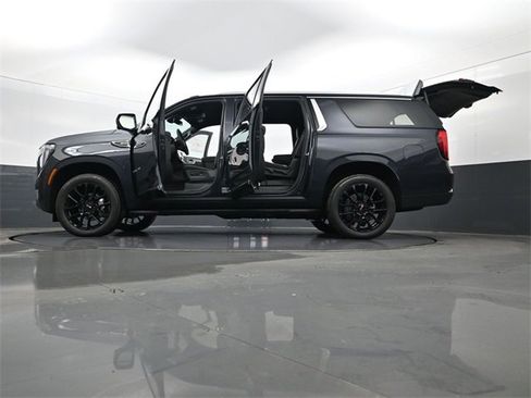 New 2026 GMC Yukon XL Elevation image 35