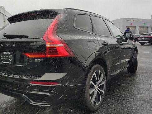 Used 2023 Volvo XC60 B5 Plus w/ Climate Package image 3