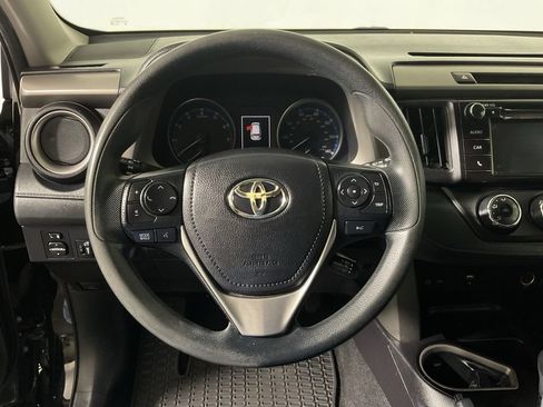 Used 2018 Toyota RAV4 LE w/ Carpet Mat Package AWD/4WD image 23