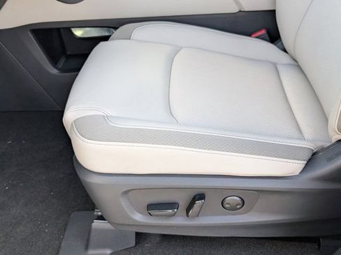 New 2026 Nissan Pathfinder SL FWD image 11