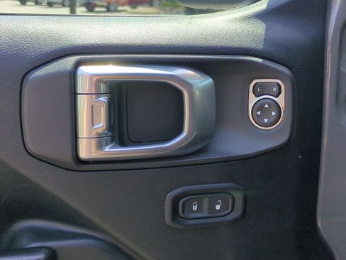 Used 2021 Jeep Wrangler Sport AWD/4WD image 15