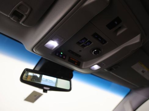 Used 2017 Cadillac Escalade Luxury image 14