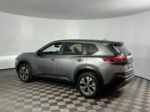 Used 2023 Nissan Rogue SV image 9