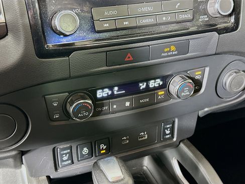 Used 2023 Nissan Frontier SV w/ SV Convenience Package image 23
