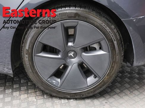 Used 2023 Tesla Model 3 Standard Range image 8