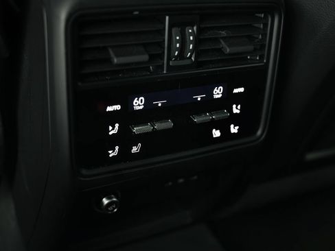 Certified 2025 Porsche Cayenne GTS AWD/4WD image 28