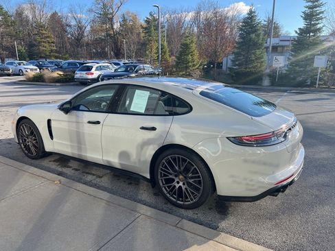 Used 2023 Porsche Panamera 4 Platinum Edition image 40