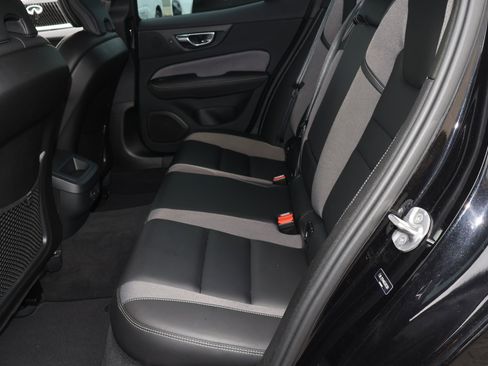 Used 2024 Volvo S60 B5 Plus image 18