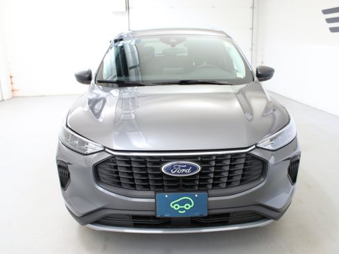Used 2023 Ford Escape Active AWD/4WD image 3