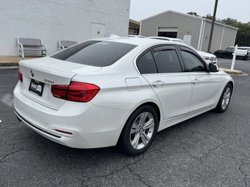 Used 2017 BMW 330i Sedan w/ Premium Package RWD image 7