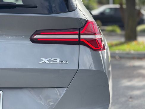 Used 2025 BMW X3 xDrive30i w/ Premium Package image 16