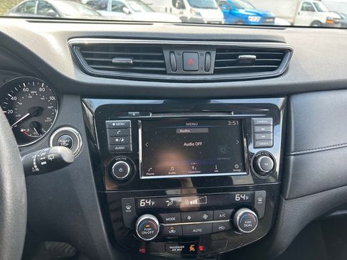 Used 2020 Nissan Rogue SV AWD/4WD image 15