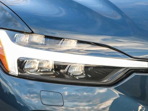 New 2026 Volvo XC60 B5 Ultra w/ Protection Package Premier image 4