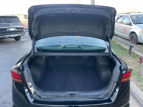 Used 2025 Nissan Altima 2.5 SV image 30