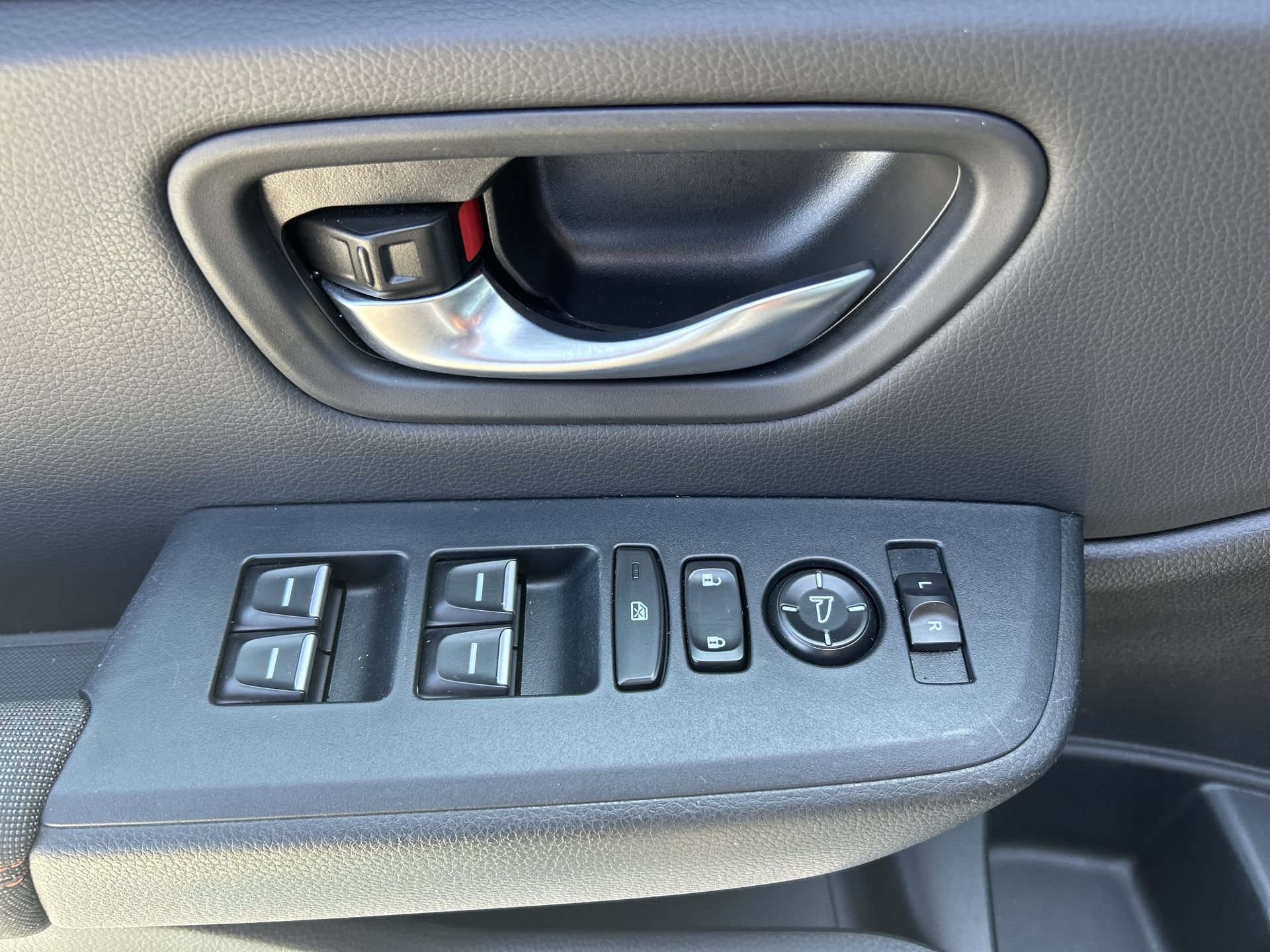 Certified 2025 Honda Pilot Sport image 15