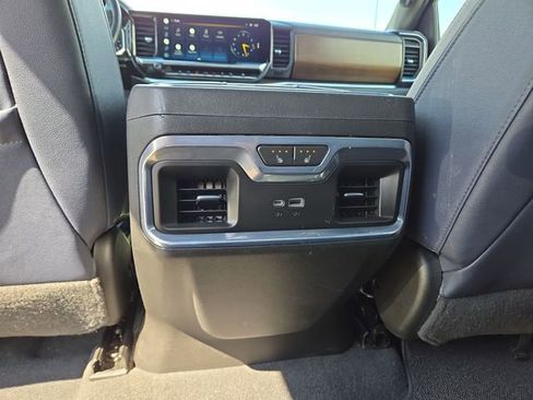 Used 2022 Chevrolet Silverado 1500 High Country w/ Z71 Off-Road Package AWD/4WD image 34