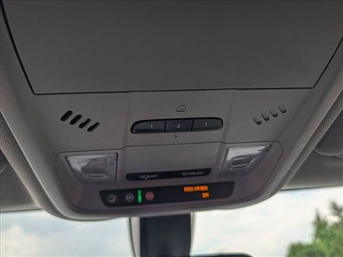 Used 2019 Chevrolet Equinox LT FWD image 39