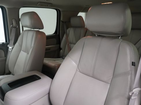 Used 2014 GMC Yukon XL SLT image 8