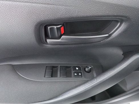 Used 2025 Toyota Corolla LE FWD image 8